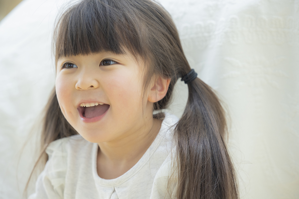 子どもの過蓋咬合の原因と治療法、予防法｜そのままにするリスクを解説