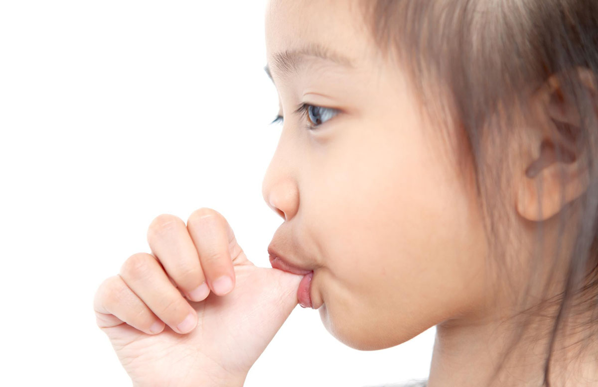 子どもの顎が小さい？歯並びへの影響や治療方法とは